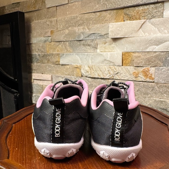 Woman’s Sz 7 Body Glove Purple Blue Water Beach Pool Shoes EUC - Picture 2 of 7